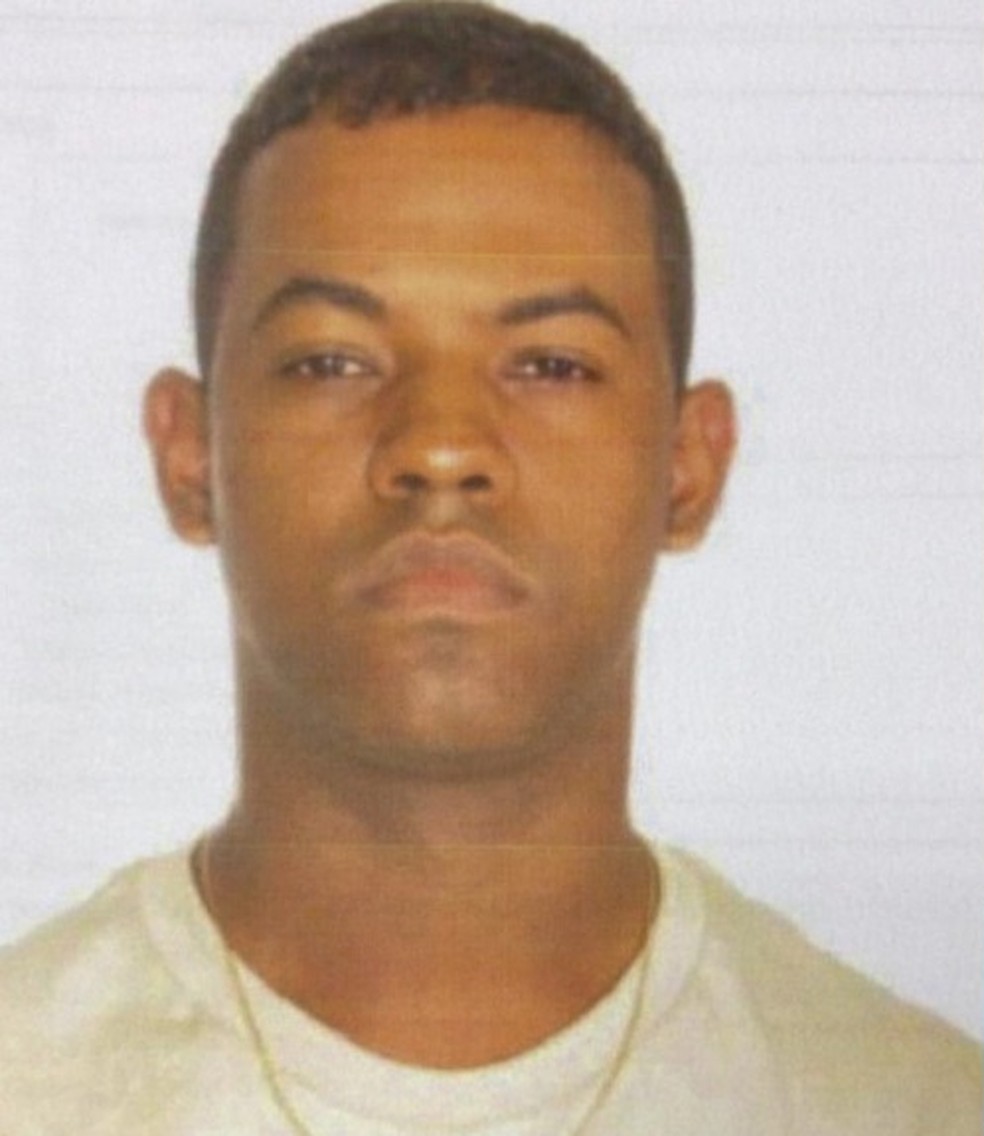 O ex-policial militar Gilberto Eric Rodrigues e o sargento da PM Adriano Fernandes de Campos, apontados como suspeitos da morte do adolescente Guilherme, na Zona Sul de S&atilde;o Paulo. &mdash; Foto: Reprodu&ccedil;&atilde;o