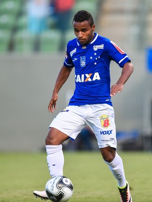 Deivid cogita tirar Arrascaeta  para colocar Elber: Está voando