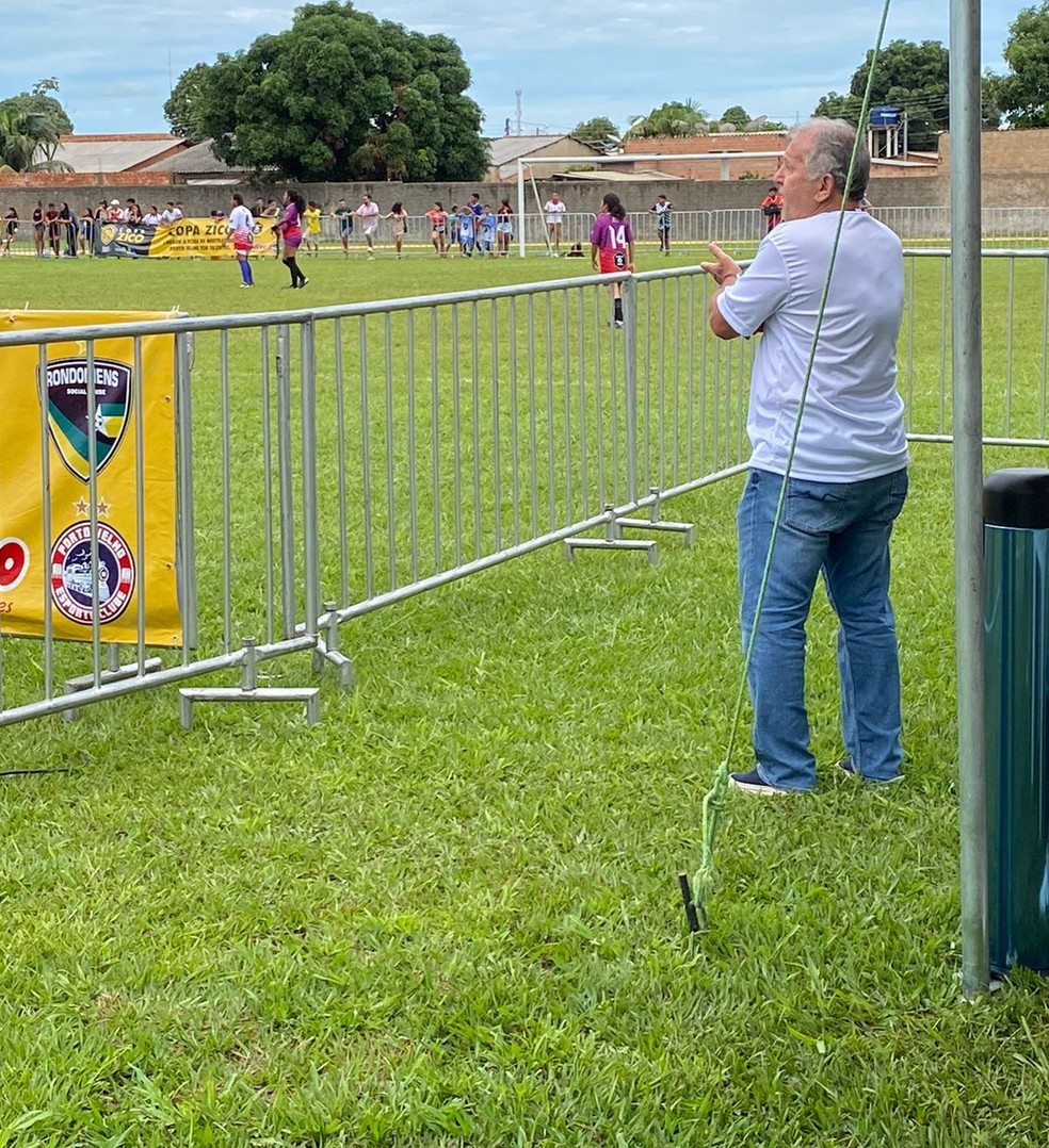 Zico acompanha as finais da competição — Foto: Matheus Gama
