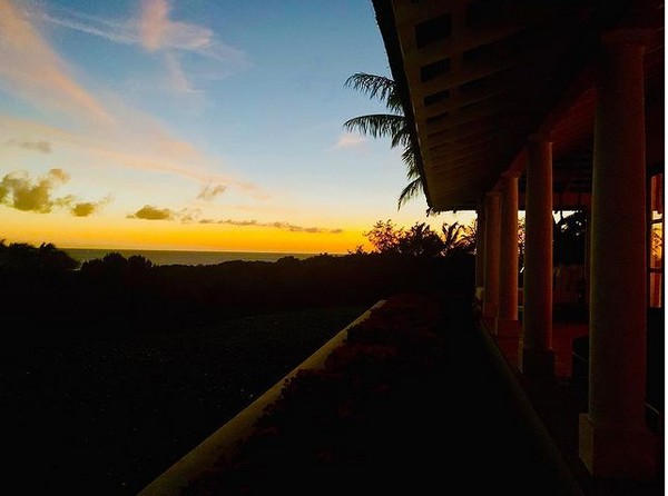 Uma foto da ilha que Tim McGraw e Faith Hill compraram em 2003 e colocaram à venda (Foto: Instagram)