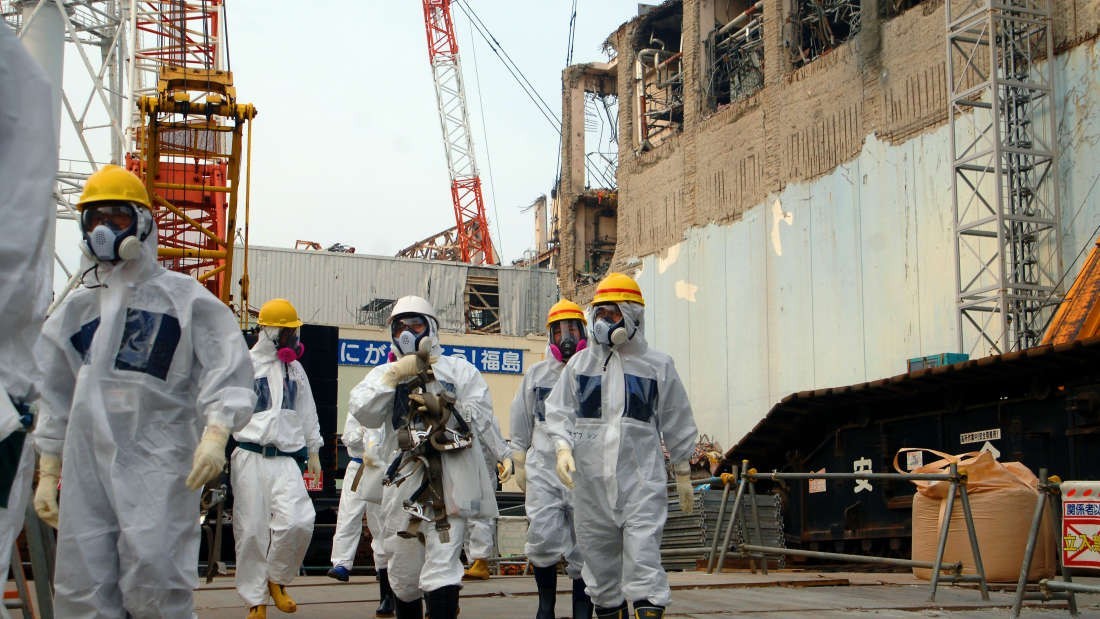 Especialistas em energia em Fukushima, 2013 (Foto: Wikimedia Commons)