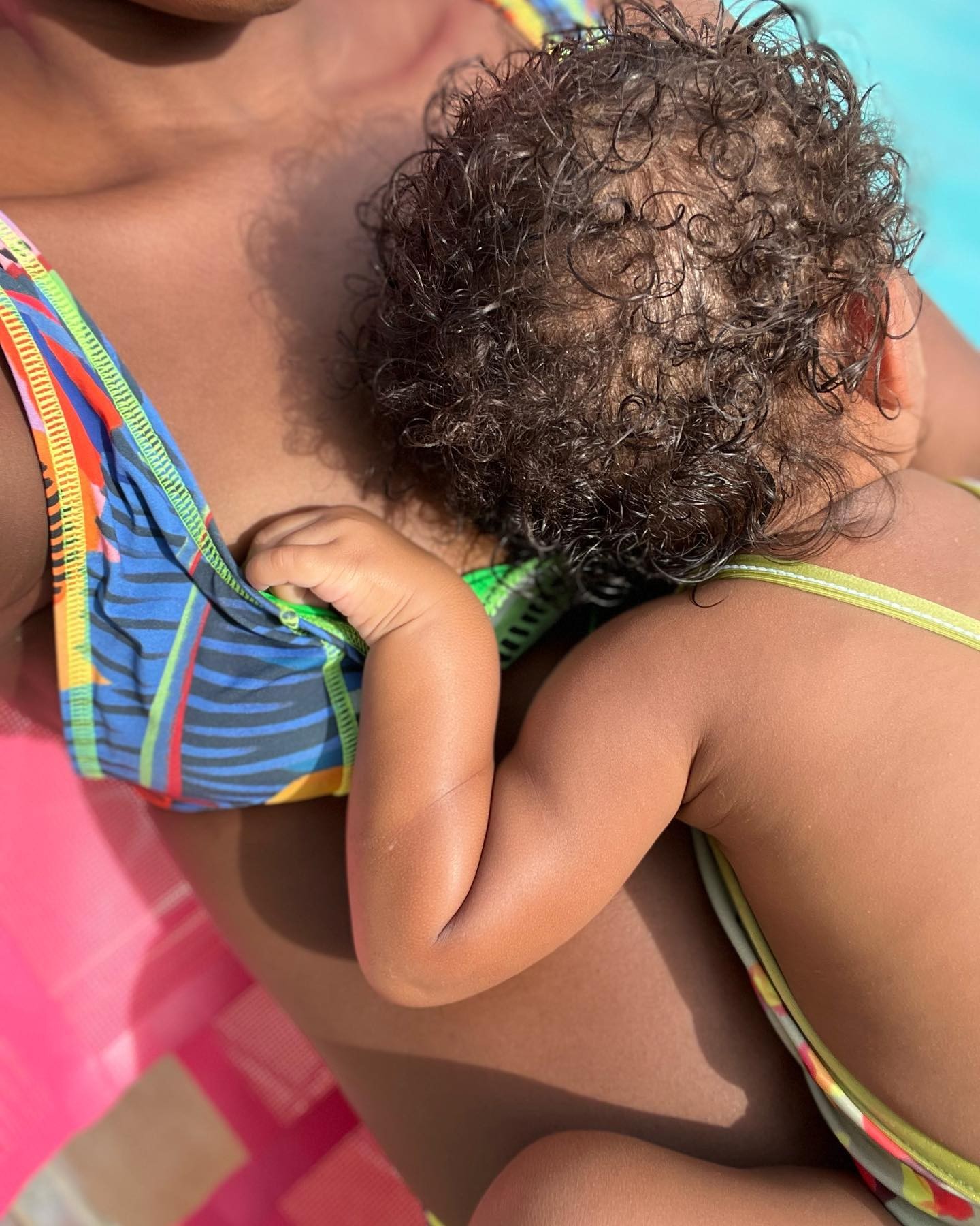 Ingrid Silva posa com a filha em dia de sol (Foto: Reprodução/Instagram)