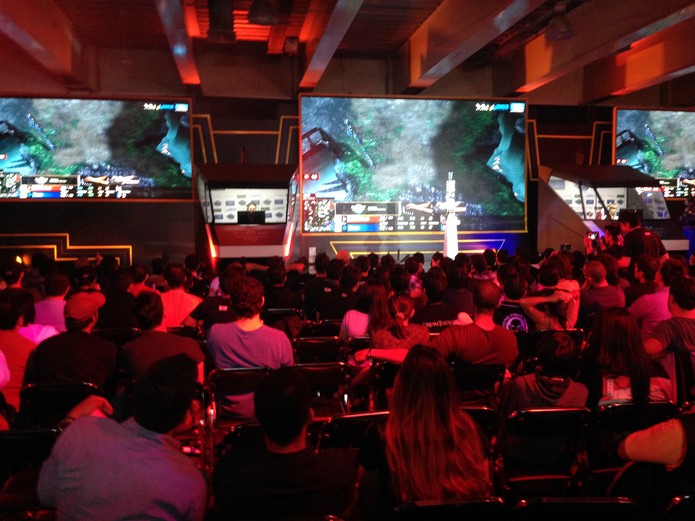Público acompanha a Copa Intercontinental de StarCraft 2 (Foto: Reprodução/Felipe Vinha)