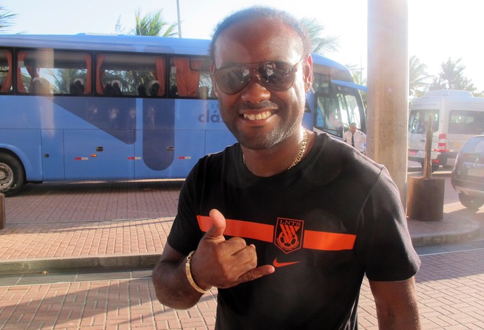 Love Desembarque Shandong Luneng (Foto: Felipe Schimidt) Love Desembarque Shandong Luneng (Foto: Felipe Schimidt)