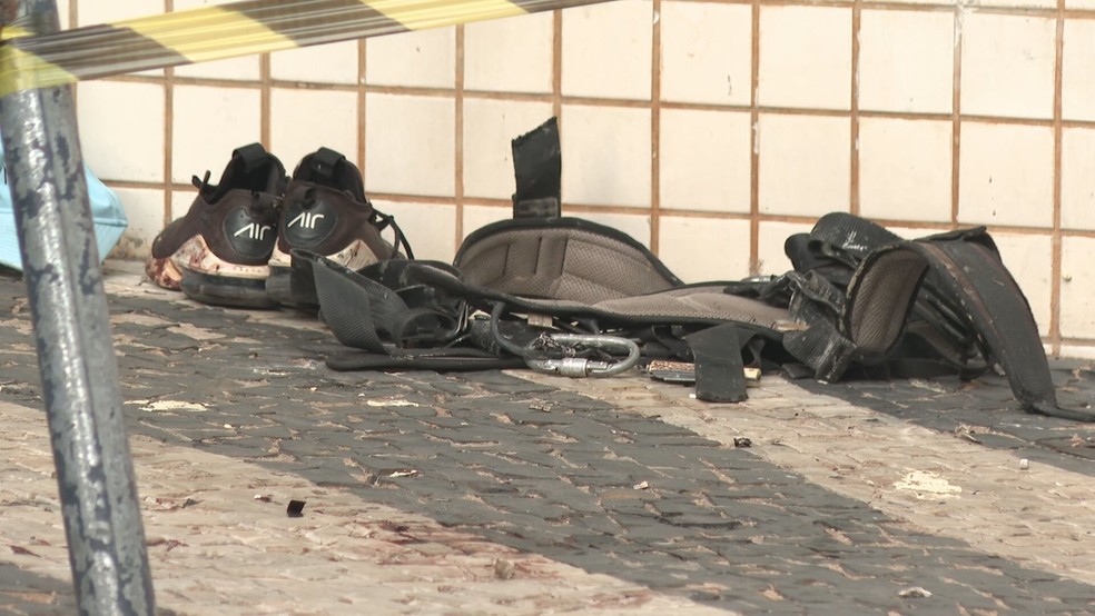 Equipamentos de segurança usados pela adolescente caiu da fachada de prédio em Águas Claras, no Distrito Federal. — Foto: Reprodução/TV Globo