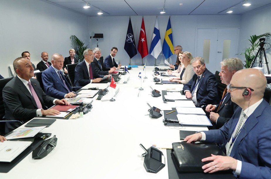 Representantes de Turquia, Suécia, Finlândia e da Otan se reúnem às margens da reunião de cúpula da aliança, em Madri