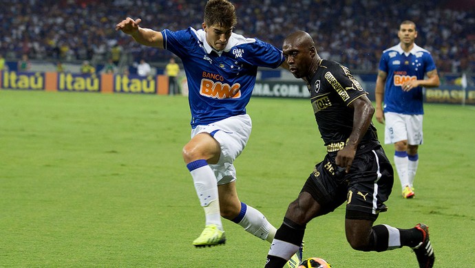 Lucas Silva espera conquistar primeira vitória celeste no novo Maracanã