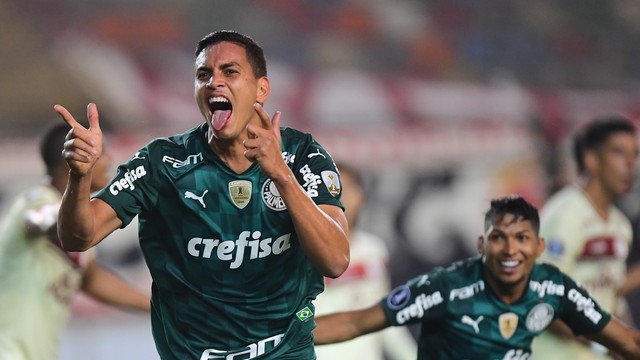 Renan comemora o gol da vitória do Palmeiras, contra o Universitario