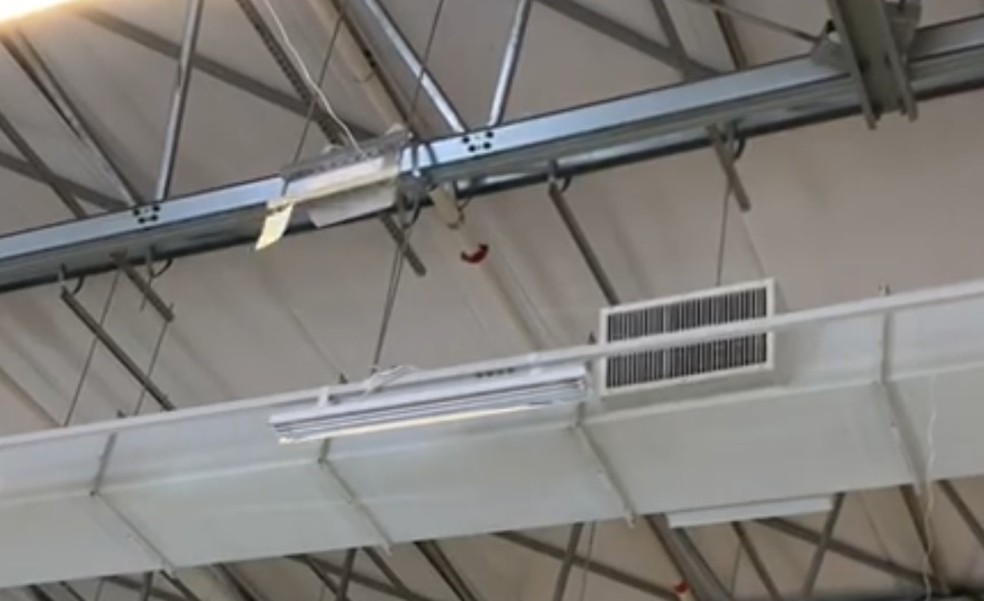 Loja estava funcionando com ventilação artificial — Foto: PCRN/Divulgação