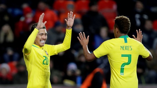 Resultado de imagem para Destaque em virada, Gabriel Jesus elogia ambiente e reconhece falta de entrosamento
