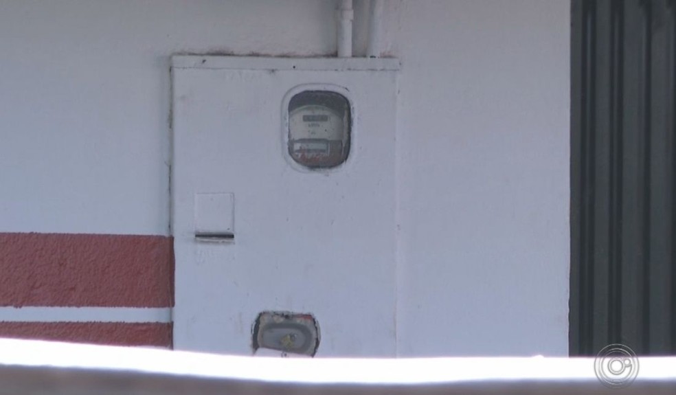 Lacres de medidores foram adulterados em Ourinhos  — Foto: TV TEM / Reprodução 