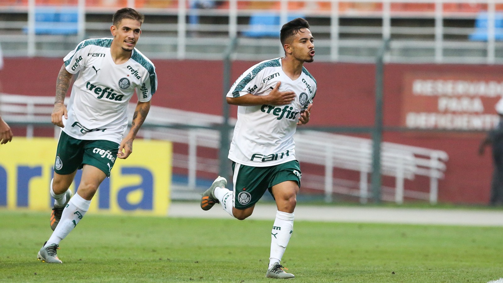 Subindo ao profissional, Alanzinho comemora boa temporada na base