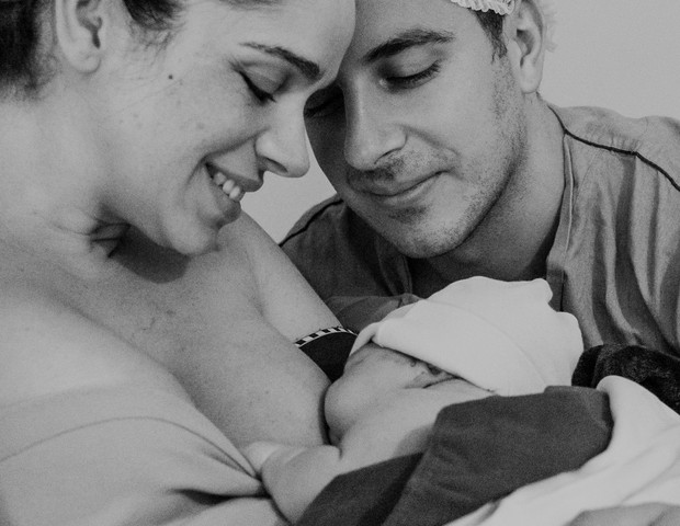 Sabrina Petraglia dá à luz Maya, sua segunda filha (Foto: Babuska)