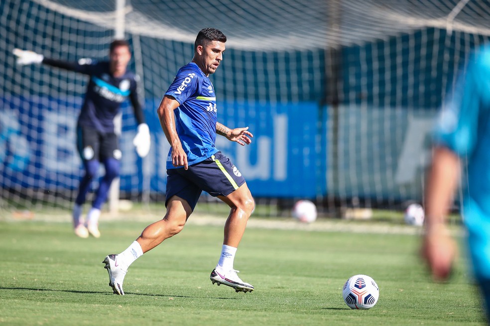 Vanderson, Pinares, Ferreira... Grêmio deve estrear na Libertadores com mais mudanças