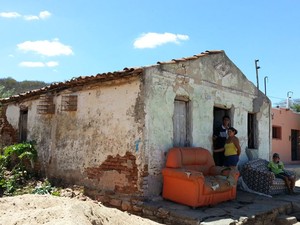 Morando em casas antigas, habitantes de Pedra Preta temem abalos sísmicos (Foto: Jorge Talmon/G1)