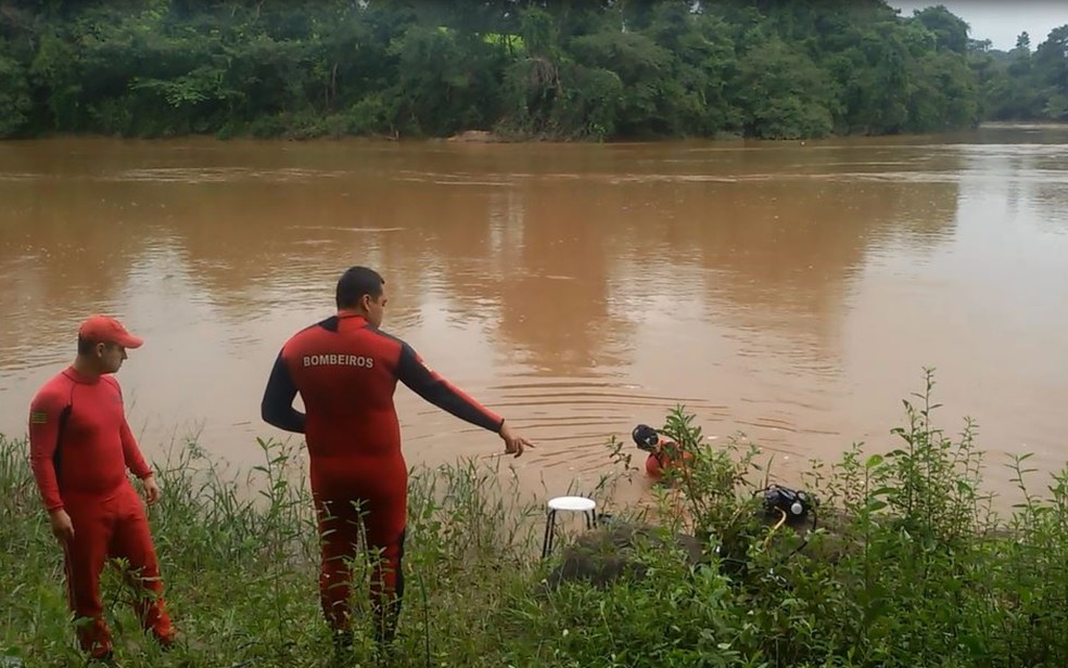 Corpos de casal foram encontrados no Rio Corumbá, em Ipameri, Goiás (Foto: Corpo de Bombeiros/Divulgação)