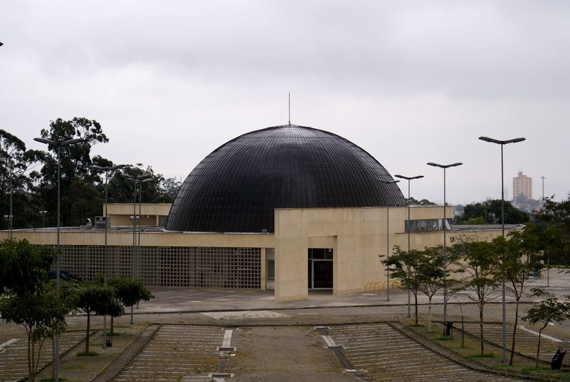 Planetário Municipal do Carmo - Professor Acácio Riberi, que fica na zona leste da capital paulista (Foto: Lukaaz/Wikimedia Commons)