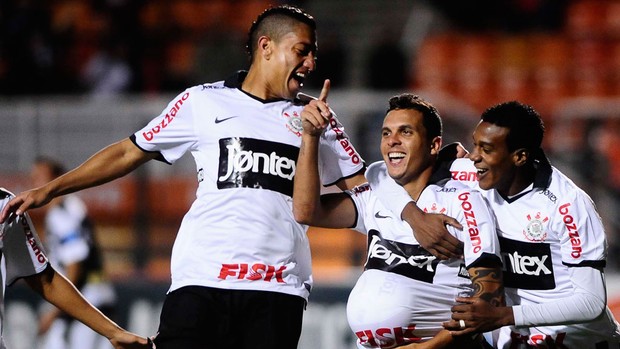 Ramon gol Corinthians (Foto: Marcos Ribolli / Globoesporte.com)