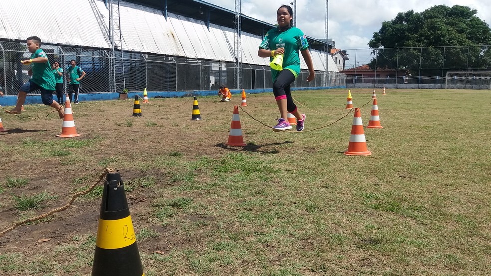 Estudante Vivian Brito participa de atividade da programaÃ§Ã£o â Foto: Victor Vidigal/G1