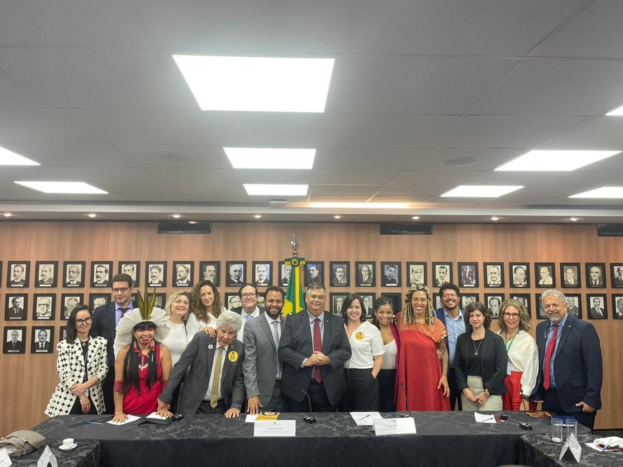 Bancada do PSOL reunida com o ministro Dino