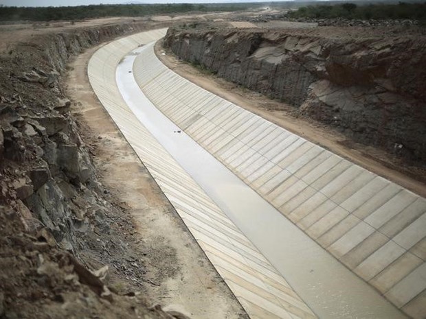 Obra de transposição do rio São Francisco em Salgueiro, Pernambuco. 10/02/2014 (Foto: Ueslei Marcelino/Reuters)