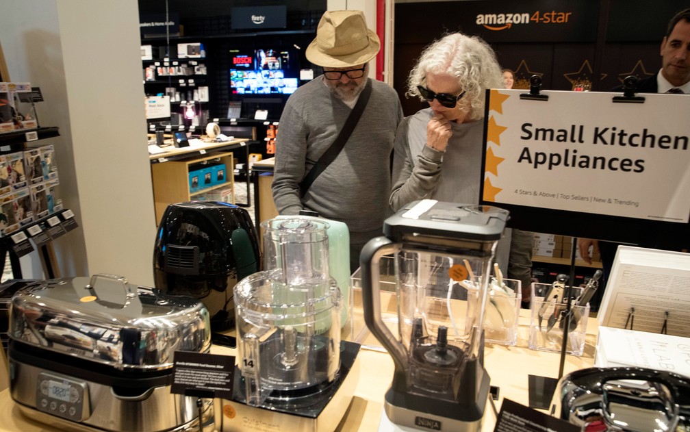 Loja da Amazon em NY reÃºne produtos mais bem avaliados e os mais vendidos â€” Foto: Mary Altaffer/AP