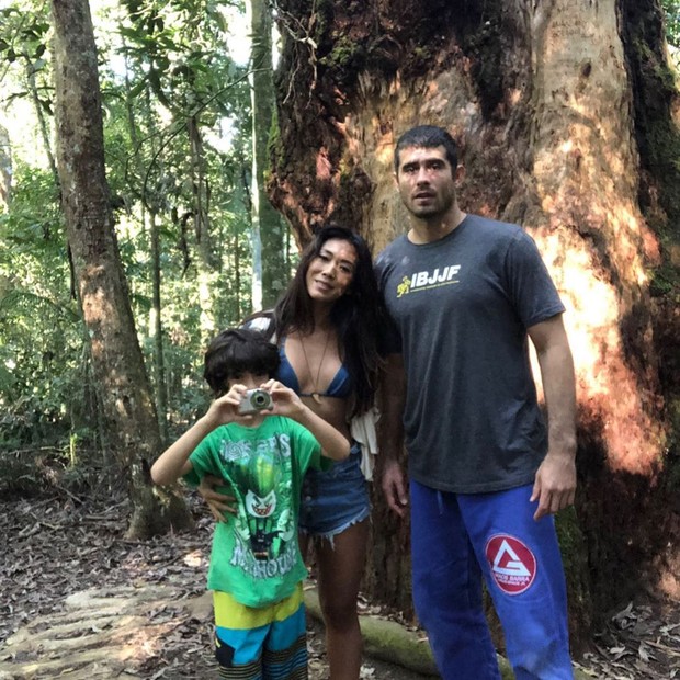 Danni Suzuki, Fabio Novaes e o filho do casal, Kauai (Foto: Reprodução Instagram e Reprodução Twitter)
