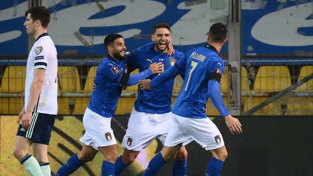Itália vai vencendo a Irlanda do Norte por 2 a 0, pelas eliminatórias europeias