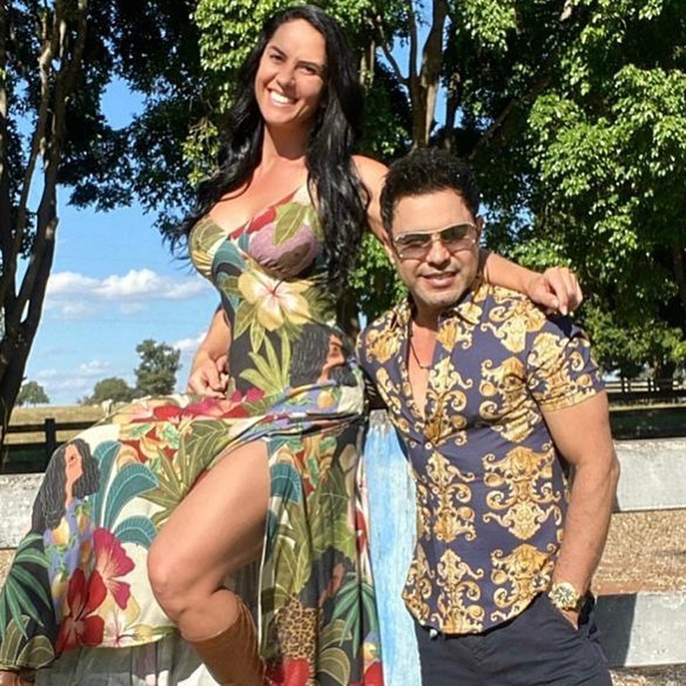Zezé di Camargo e Graciele Lacerda durante a quarentena na fazenda do cantor, em Goiás — Foto: Reprodução/Instagram