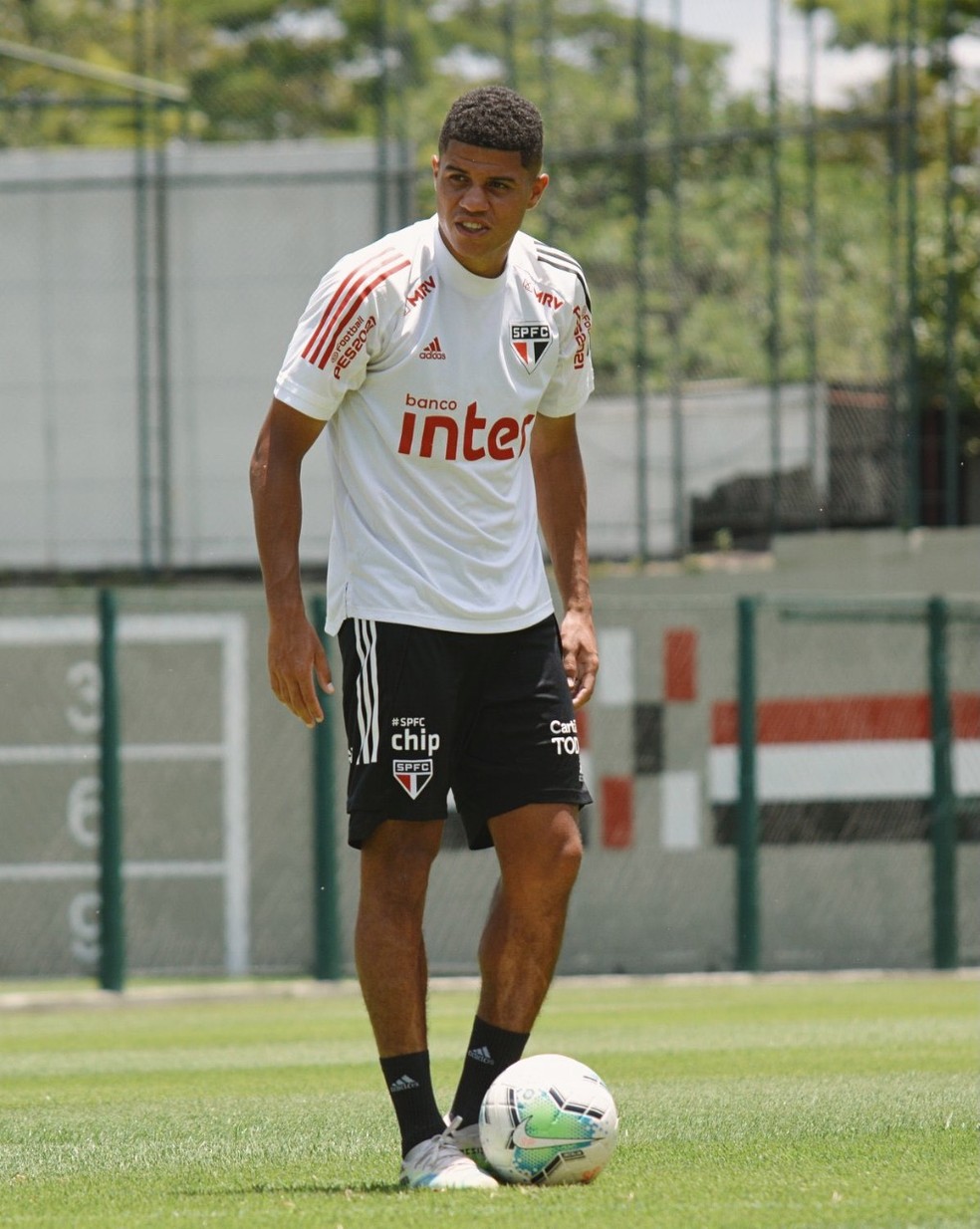 Gabriel Sara durante treino do São Paulo — Foto: Divulgação/saopaulofc.net