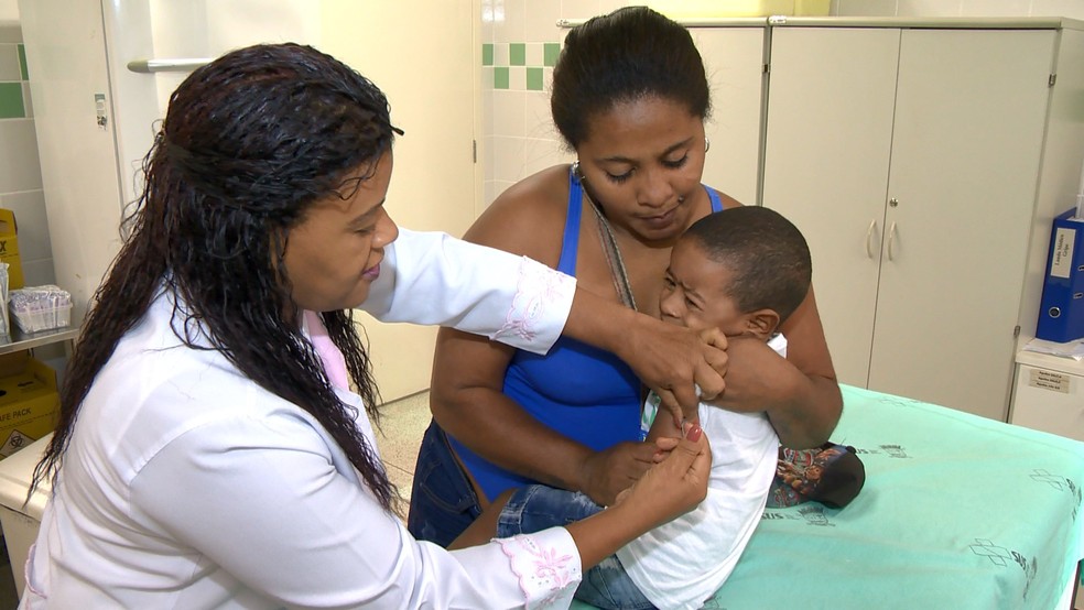 Dia D contra a gripe no ES: crianças estão entre o público alvo da campanha de vacinação (Foto: Fernando Estevão/ TV Gazeta)