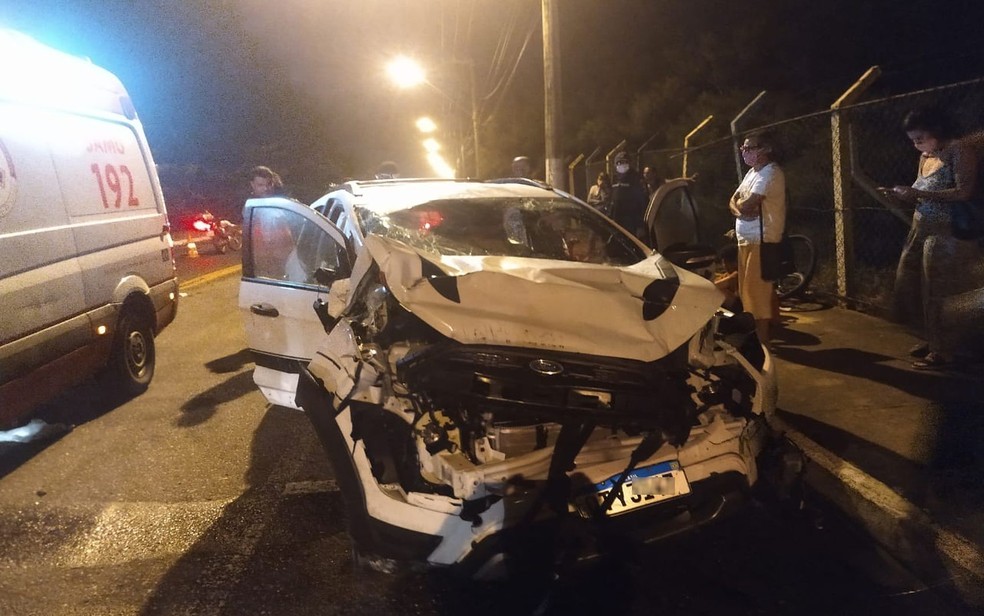 Carro envolvido em atropelamento que matou ciclista na Zona Sul de Aracaju nesse dia 21 de julho de 2020 — Foto: CPTran/Divulgação