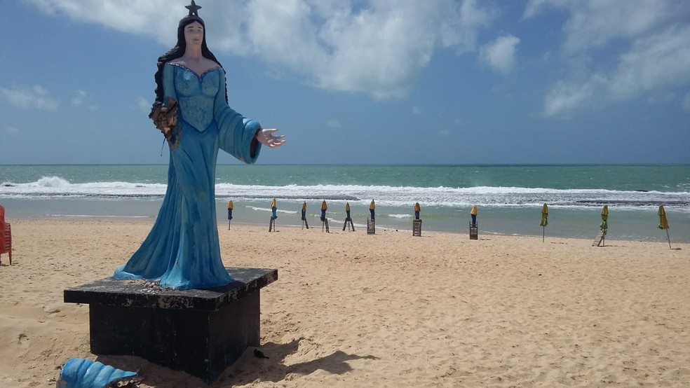 Get Wallpaper Estatua De Iemanja E Depredada Em Praia Da Zona Leste De Natal Desktop Wallpaper Free