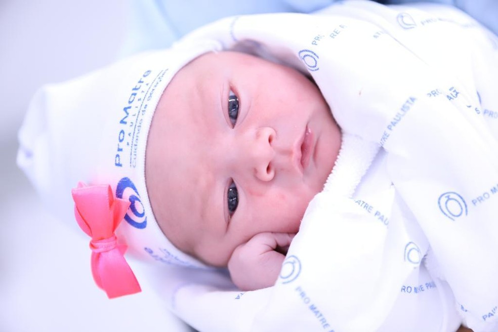 Isabella Cecchi d&aacute; a luz &agrave; Bia, sua primeira filha &mdash; Foto: Talita Ciardi