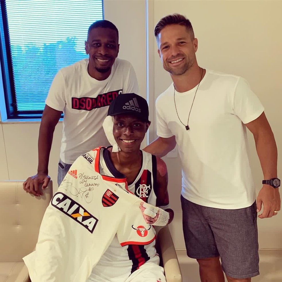 Jhonata Ventura recebeu a visita de Juan e Diego no meio de marÃ§o â€” Foto: DivulgaÃ§Ã£o
