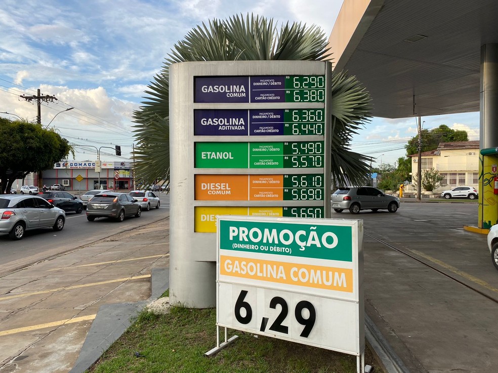 Posto localizado no Centro, na avenida Júlio Bezerra — Foto: Caíque Rodrigues/g1 RR