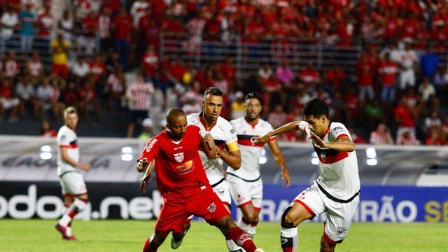 CRB x Atlético-GO, no Rei Pelé