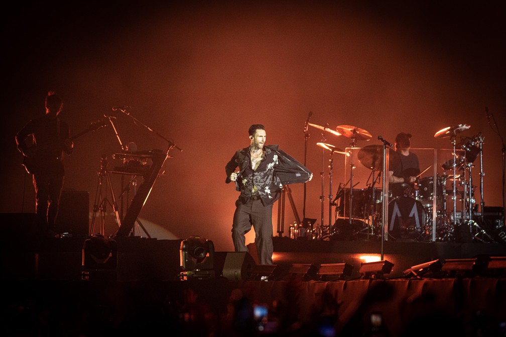 Adam Levine comanda apresentação do Maroon 5 em São Paulo — Foto: Fábio Tito/g1