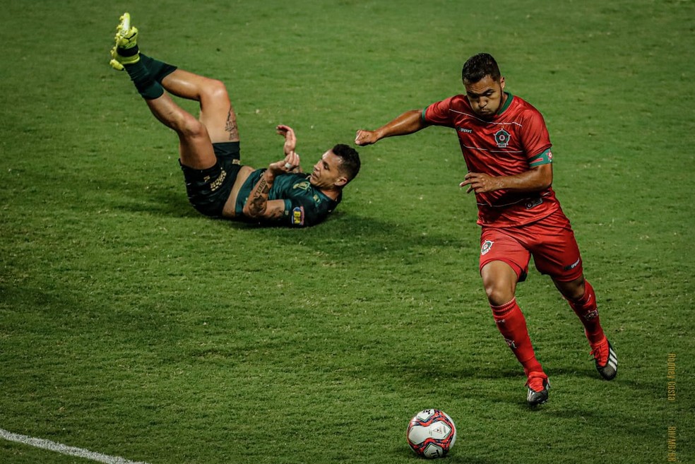 Capitão Alex Alves também deixou o Boa Esporte — Foto: Mourão Panda/América