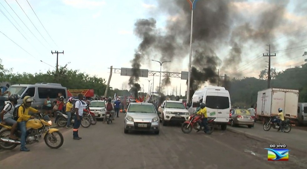 ManifestaÃ§Ã£o em SÃ£o LuÃ­s nesta sexta-feira (14).  â€” Foto: ReproduÃ§Ã£o/ TV Mirante 