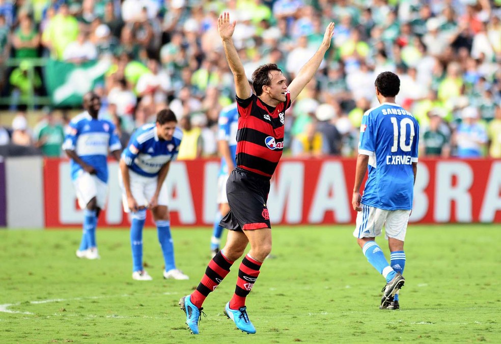 Petkovic marcou dois gols sobre o Palmeiras em S&atilde;o Paulo: vit&oacute;ria nos confrontos diretos &mdash; Foto: Marcos Ribolli