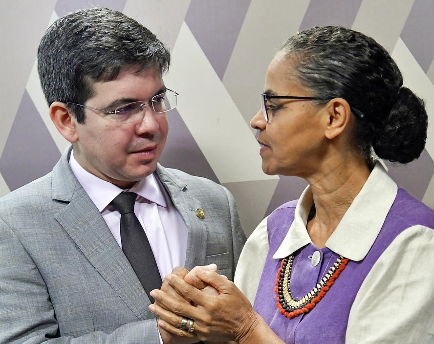 O senador Randolfe Rodrigues e a ministra do Meio Ambiente Marina Silva em comissão na Comissão de Constituição, Justiça e Cidadania (CCJ), em 2019