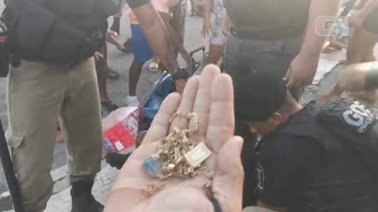 Polícia Militar faz prisões de suspeitos de furtos na Praia de Copacabana 