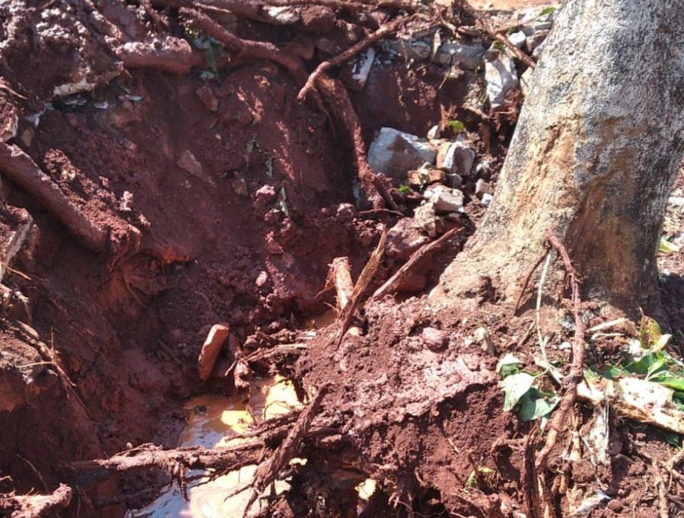 Tubulação foi rompida na área central de Ourinhos — Foto: SAE Ourinhos/ Divulgação 