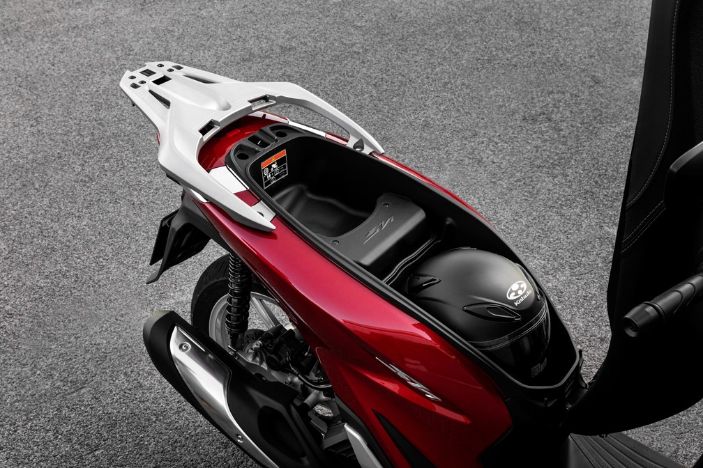 Honda SH 150i ficou com mais espaço para bagagem — Foto: Divulgação