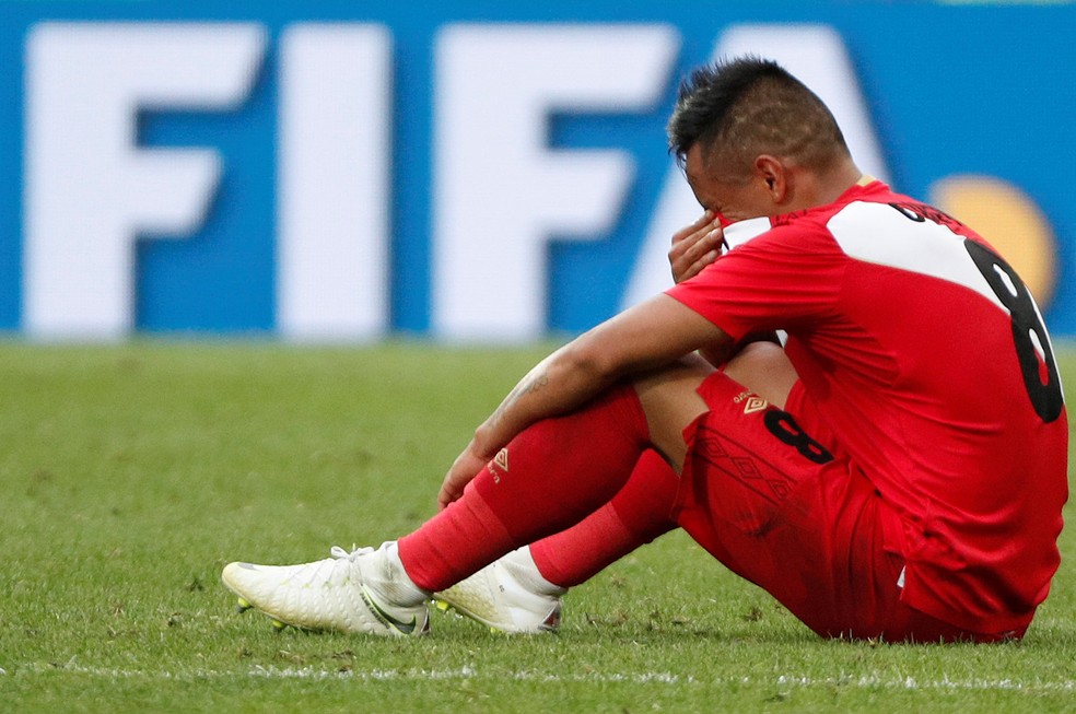 Cueva chora após o último jogo do Peru na Copa do Mundo (Foto:  REUTERS/Max Rossi)