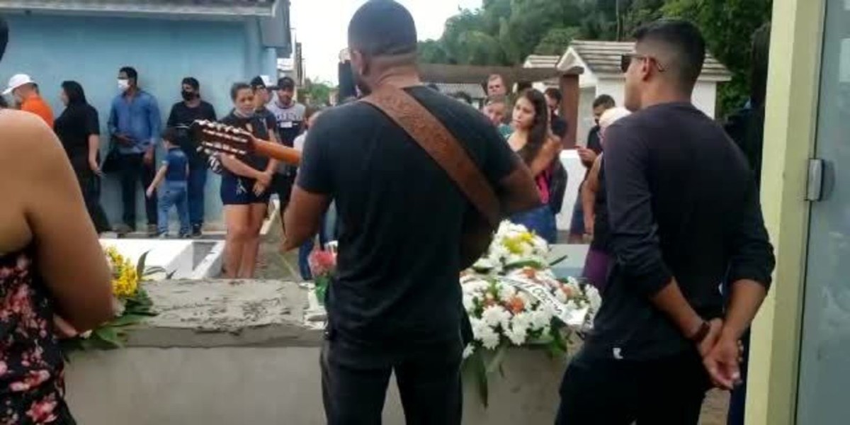 VÍDEO: Cantor que morreu após cirurgia cerebral é enterrado ao som de  música sertaneja | Mato Grosso | G1