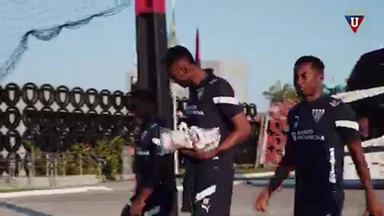 LDU posta v&iacute;deo no CT do Flamengo: 'Treino nas instala&ccedil;&otilde;es do maior do Brasil'