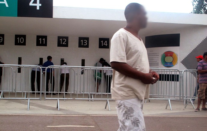 Cambistas agem livremente no Maraca e oferecem entrega em casa