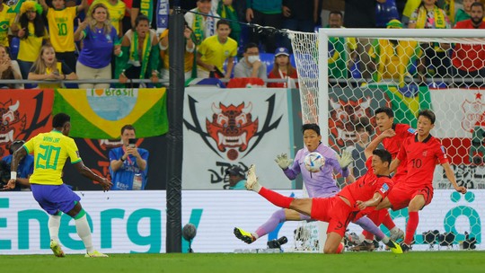 Vini Jr assume protagonismo do Brasil na Copa do Mundo e impressiona por maturidade técnica